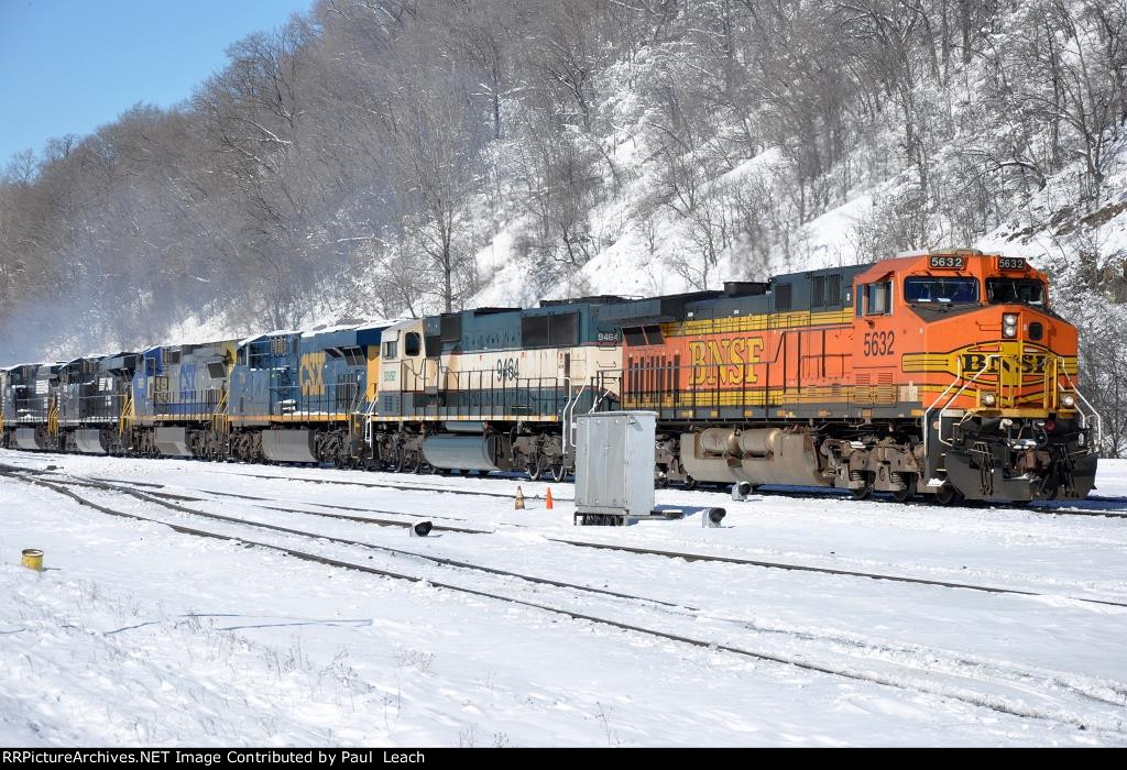 Eastbound manifest with plenty of power